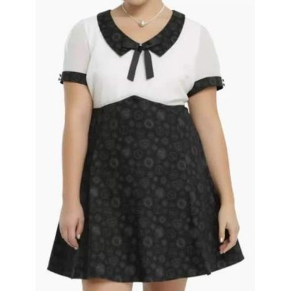 torrid Dresses & Skirts - Torrid Fantastic Beasts Black White Peter Pan Collar Dress Plus Size 26 Pockets